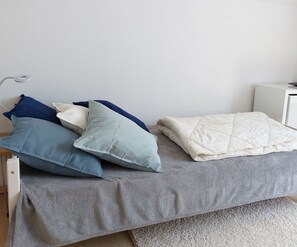 2 bedrooms, free WiFi, bed sheets - Gemütliche Ferienwohnung in Ruhiger Lage (Sachsenheim)