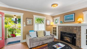 Classic House | Living area | 40-inch TV with digital channels