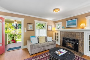 Casa clásica | Zona de estar | Televisión de 40 pulgadas con canales digitales