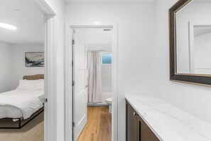 Apartamento clásico | 2 dormitorios, tabla de planchar con plancha, wifi gratis y ropa de cama