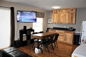Interior - Walk in Family Friendly Condo at the Suites of Fall Creek. Sleeps 10 (Branson)