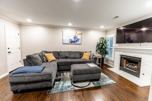 Smart TV y chimenea