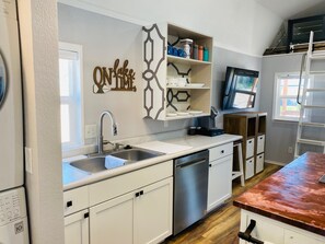 冰箱、微波炉、烤箱、炉灶