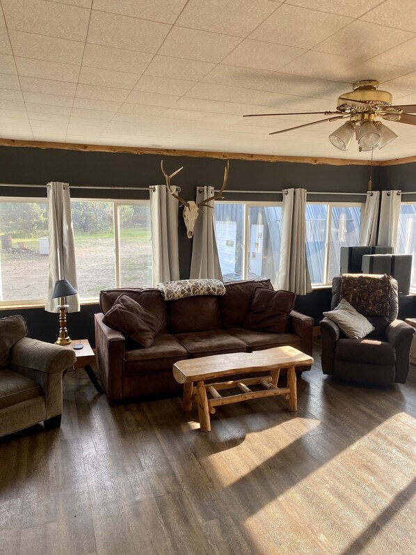 Comfort House, 3 Bedrooms, Mountain View | Living area - Peaceful Cottage in the Bitterroot (Darby)