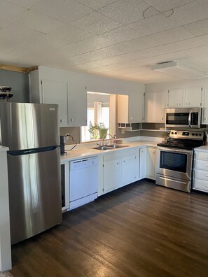 Comfort House, 3 Bedrooms, Mountain View | Private kitchen | Full-size fridge, microwave, oven, stovetop - Peaceful Cottage in the Bitterroot (Darby)