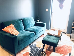 Suite Panorama, 1 Tempat Tidur King, ensuite, pemandangan gunung | Area keluarga | Smart TV