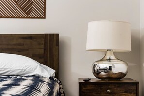 Iron/ironing board, WiFi, bed sheets - The Found Boutique 1 bdrm haven for relaxation. (Traverse City)