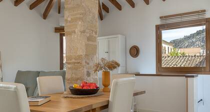 Townhouse with puig de Maria view by home villas 360