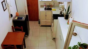 Réfrigérateur, cafetiÚre/bouilloire