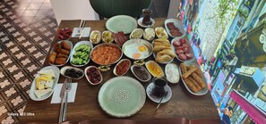 Daily full breakfast for a fee - Taksim Bosphorus Hotel (Istanbul)