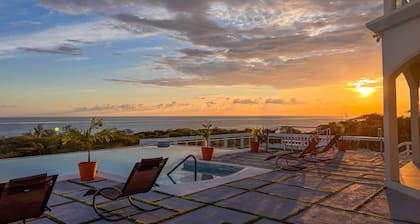Coral Bay Chateau - Luxury Villa in Treasure Beach