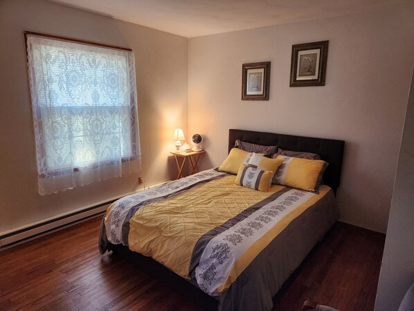 3 bedrooms, in-room safe, iron/ironing board, free WiFi