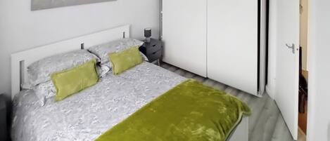 2 soverom, wi-fi (inkludert) og sengetøy