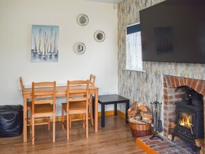 Dining - 2 bedroom accommodation in Kinmel Bay, near Rhyl (Kinmel Bay, near Rhyl)