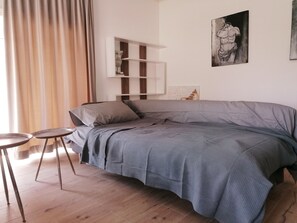 2 chambres, fer et planche Ă repasser, Wi-Fi, literie fournie