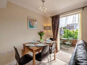 تناول الطعام