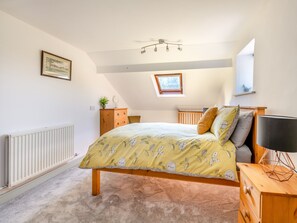 3 bedrooms, free WiFi, bed sheets