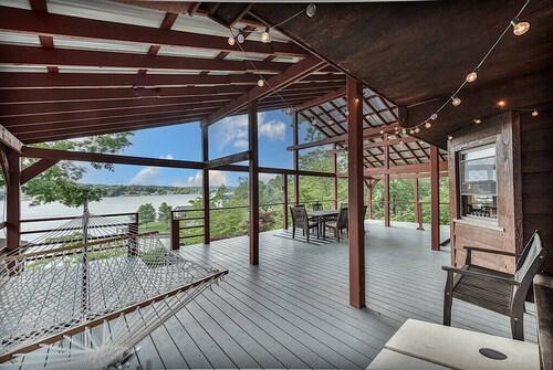 Lake Hickory Trio w/Boat Slip