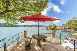 Terrace/patio - Lake Hickory Trio 1 BR Pink Unit (Catawba County)