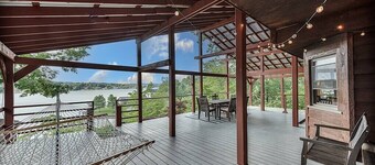 Lake Hickory Trio 2BR Green Unit