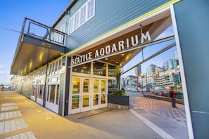 Exterior - Corner Unit in the Middle of It All (Seattle)