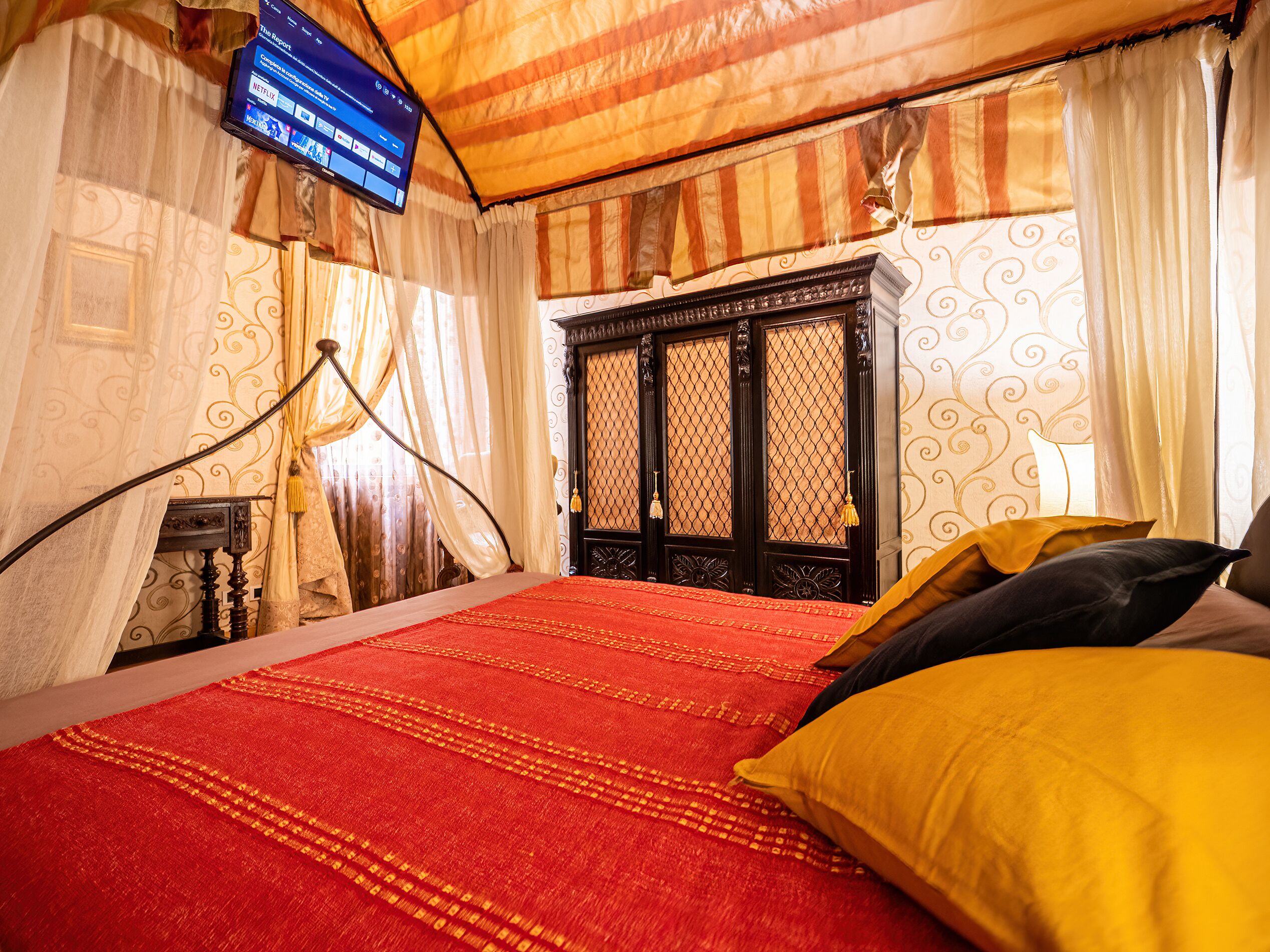 3 chambres, fer et planche à repasser, Wi-Fi, draps fournis