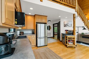 Frigorífic, microones, forn i placa de cuina 