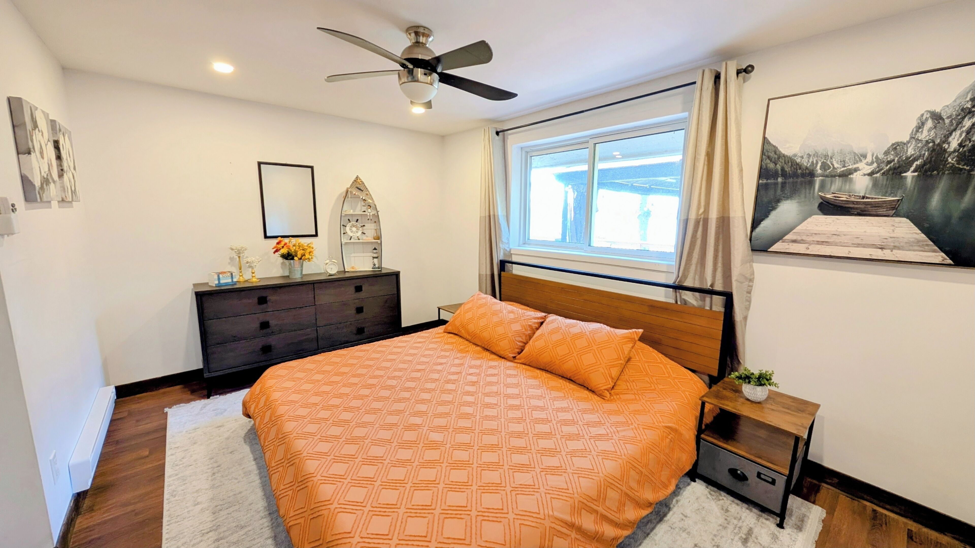 3 bedrooms, in-room safe, desk, iron/ironing board