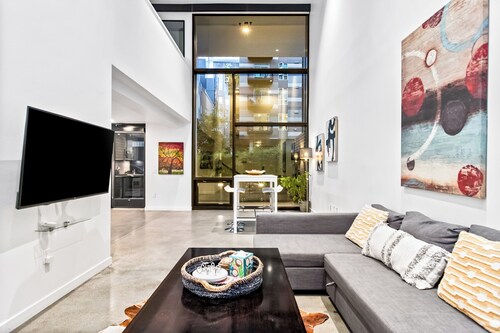 Urban Loft in Redmond Core