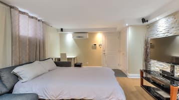 1 bedroom, desk, iron/ironing board, WiFi