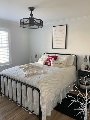 3 bedrooms, iron/ironing board, free WiFi, bed sheets