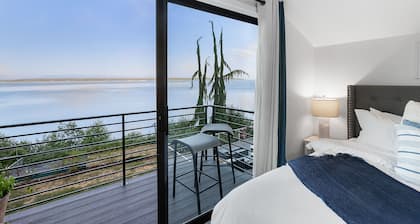 Views Seclusion & Cozy Island Comfort