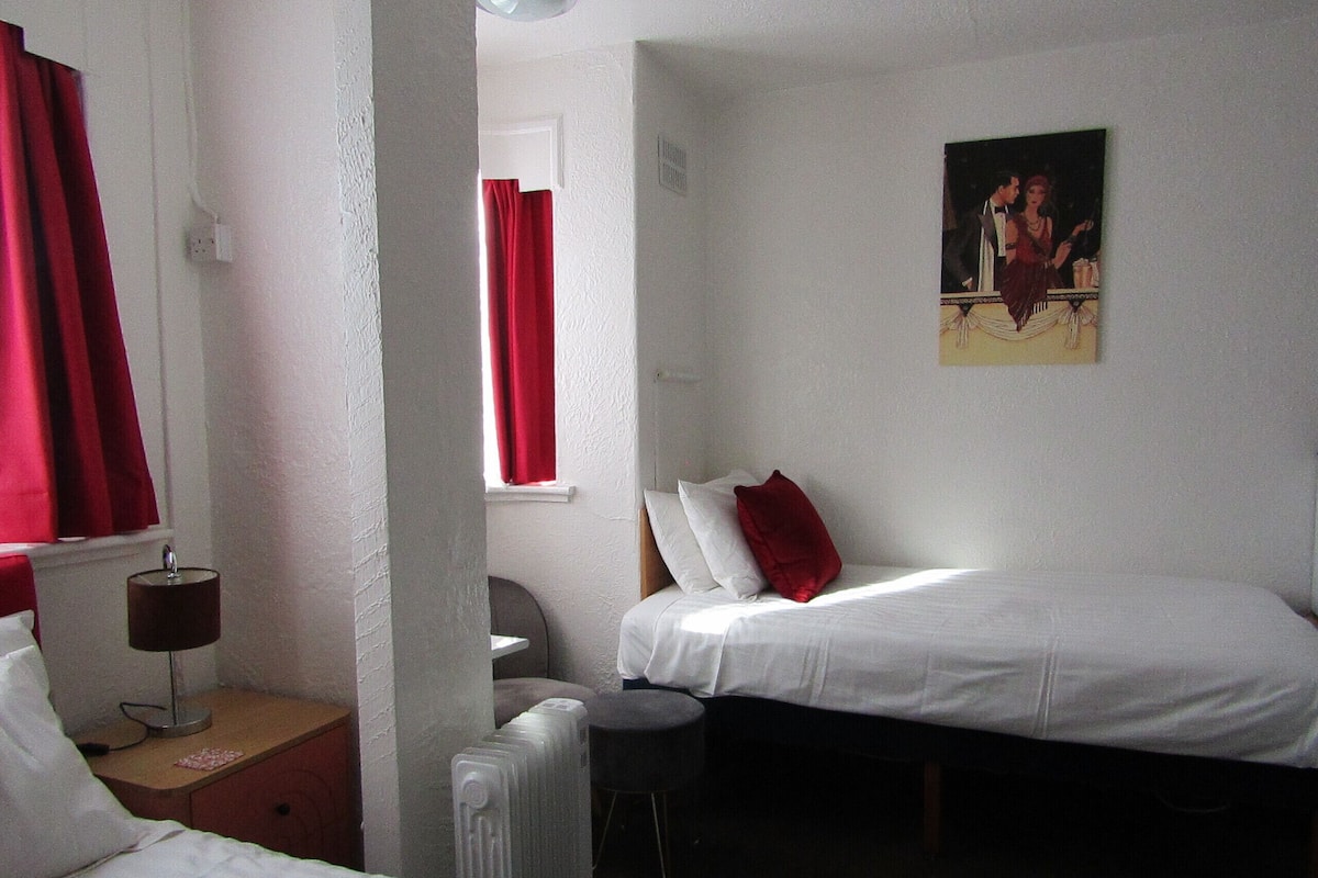 Habitación familiar | Decoración personalizada y muebles diferentes