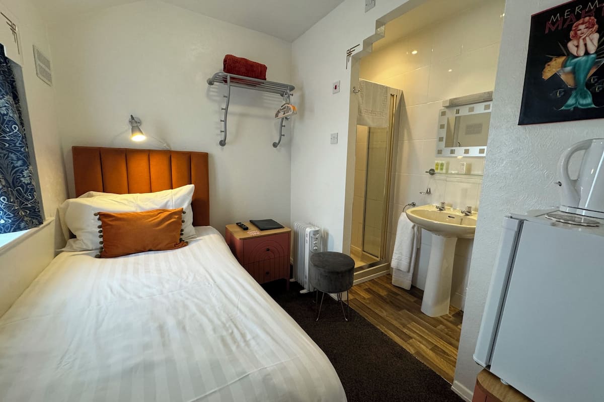 Standard Single Room