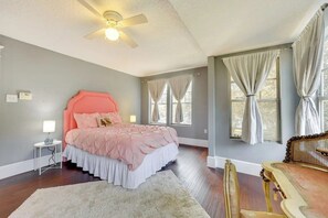 3 عدّة غرف نوم ومكواة/لوح كي وواي فاي وملاءات أسرّة