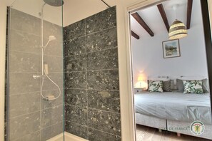 Shower, hair dryer, towels - La Motte - PLOURHAN - Gîte (PLOURHAN)