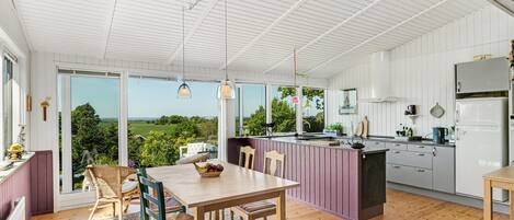 Køleskab, ovn, kogeplade, opvaskemaskine