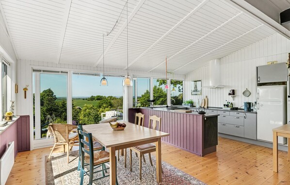 Réfrigérateur, four, plaque de cuisson, lave-vaisselle