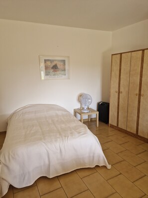 5 chambres, fer et planche Ă repasser, Wi-Fi, draps fournis