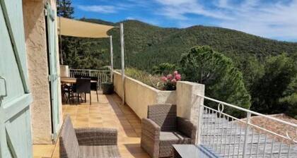 Villa au Calme Avec Piscine et vue sur ile de Porquerolles
