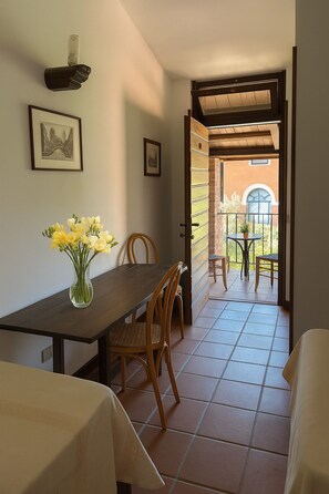 Dining - Bracciano Lake Farmhouse - Room Rosa (Lazio)