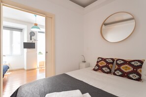 1 habitación, tabla de planchar con plancha, internet y ropa de cama 