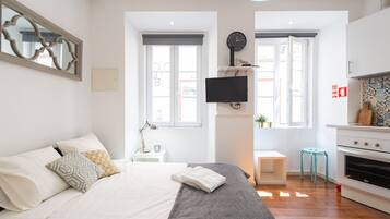 1 habitación, tabla de planchar con plancha, internet y ropa de cama