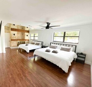 5 chambres, fer et planche à repasser