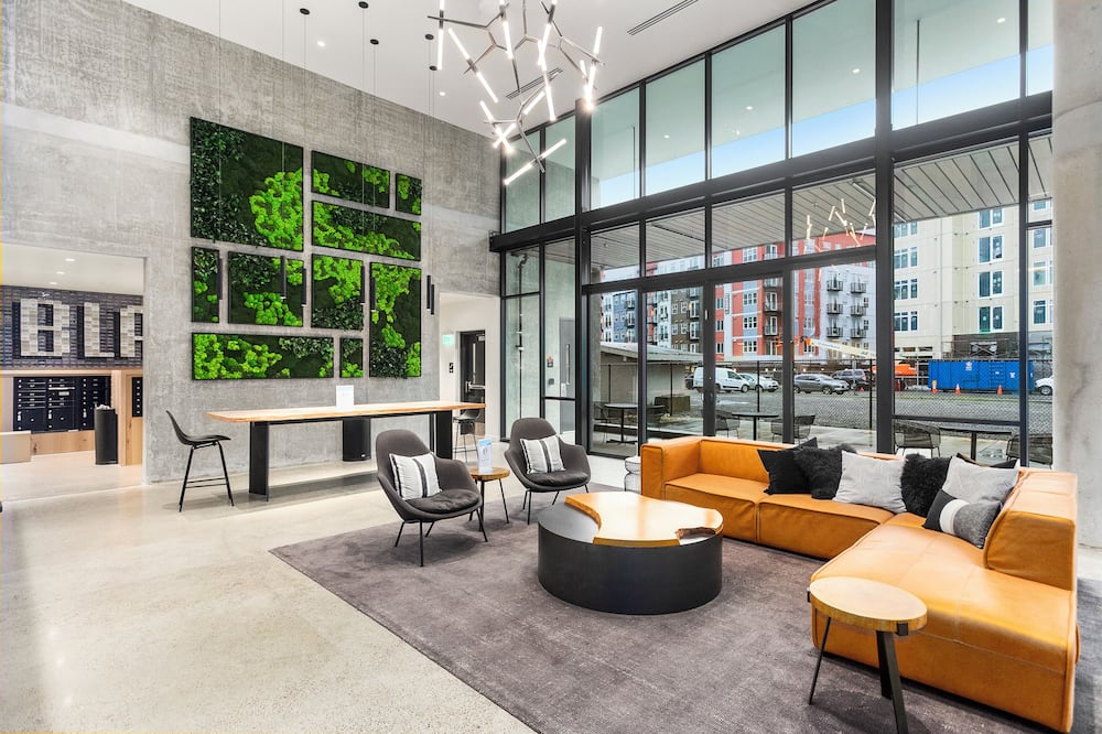 Posh Lofty Pad in Central Redmond