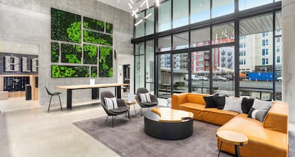 Posh Lofty Pad in Central Redmond