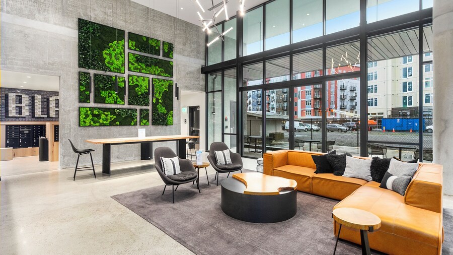 Posh Lofty Pad in Central Redmond