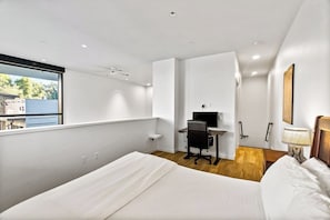 1 bedroom, desk, iron/ironing board, free WiFi