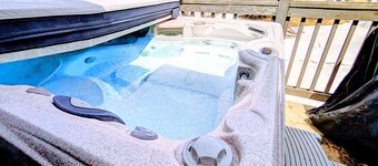 Large Kids Den! Huge 4BR Deer Valley Private Hot Tub & near Main St Park City