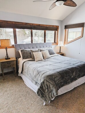 4 chambres, bureau, lit de bébé portatif, accès au Wi-Fi (inclus)